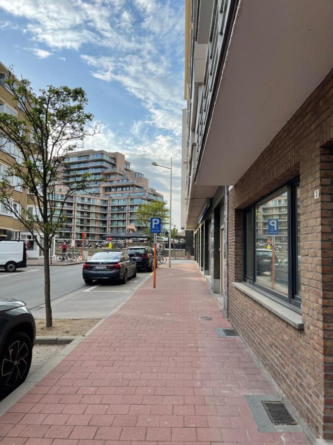 Lovely 2 Bedroom Appartment Near Knokke-Strand Beach Bar Eksteriør billede